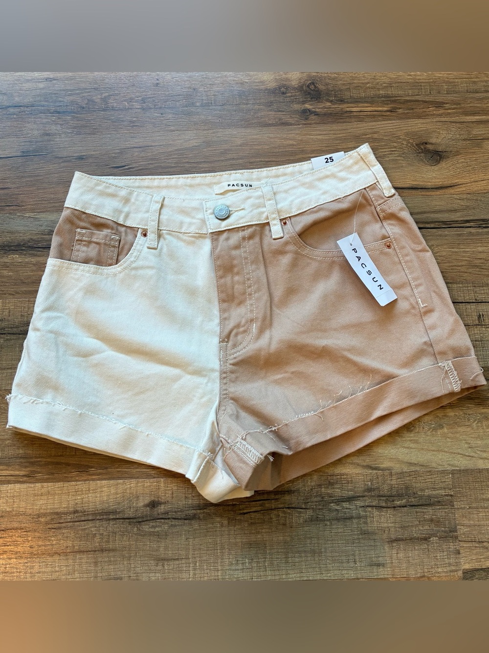 PacSun Mom Shorts Colorblock Cream Tan Denim Size 25 NWT